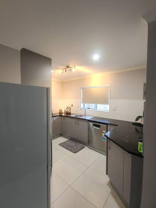 Airport & City At Your Doorstep! The Central Charm Auckland Exterior photo