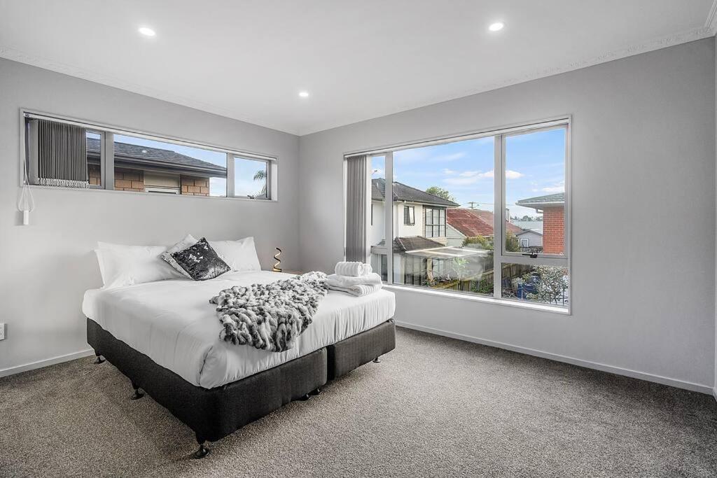 Airport & City At Your Doorstep! The Central Charm Auckland Exterior photo