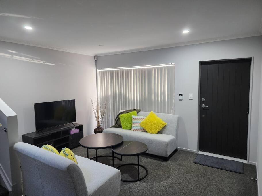 Airport & City At Your Doorstep! The Central Charm Auckland Exterior photo